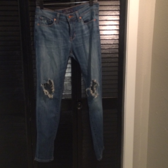 Skinny holy jeans!