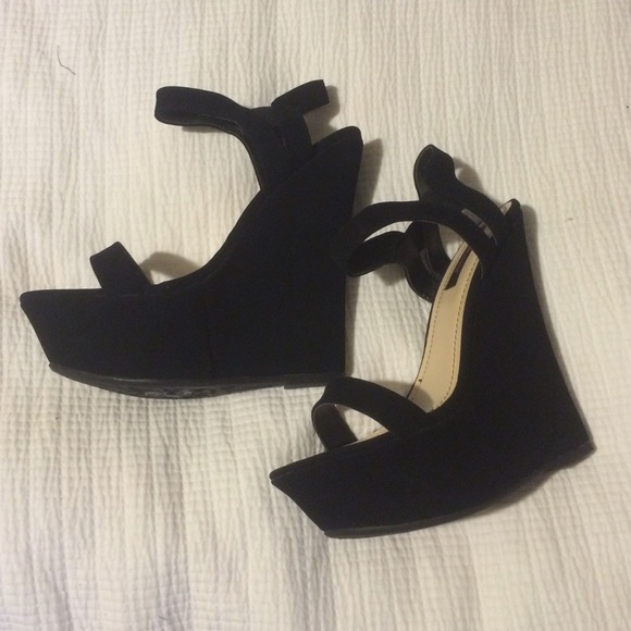 🚫SOLD🚫 Black Suede Wedges - Picture 2 of 4