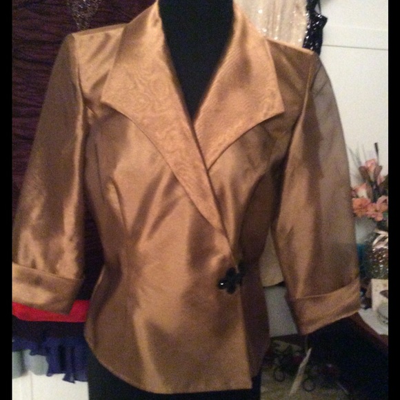 🎉 SALE🎉🌹Alex Evenings Gold Blouse🌹