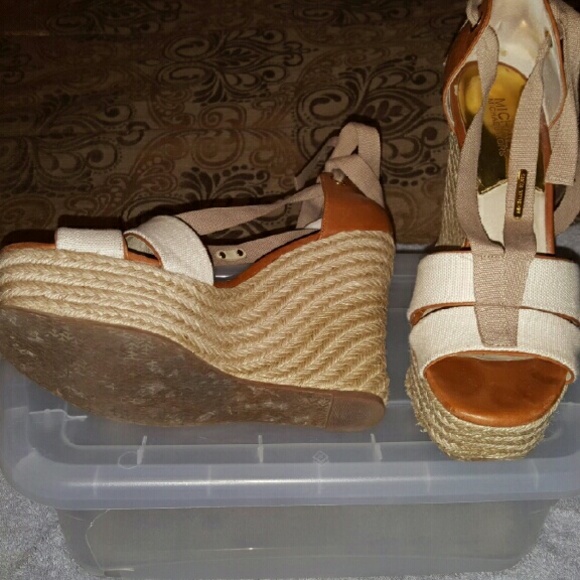 Shoes - Picture 3 of 3