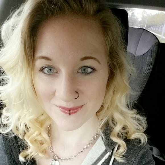 Meet your posher, Courtney.