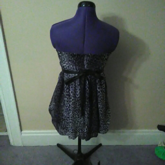 Dress - Picture 2 of 4