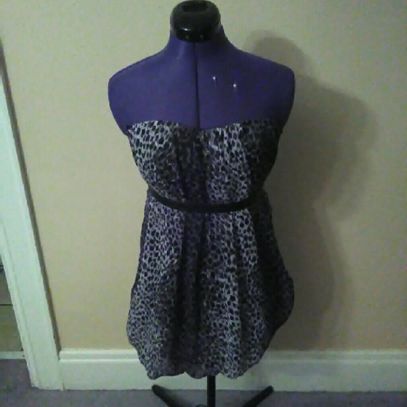Dress - Picture 3 of 4