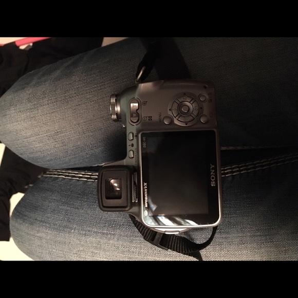 Sony camera - Picture 3 of 4