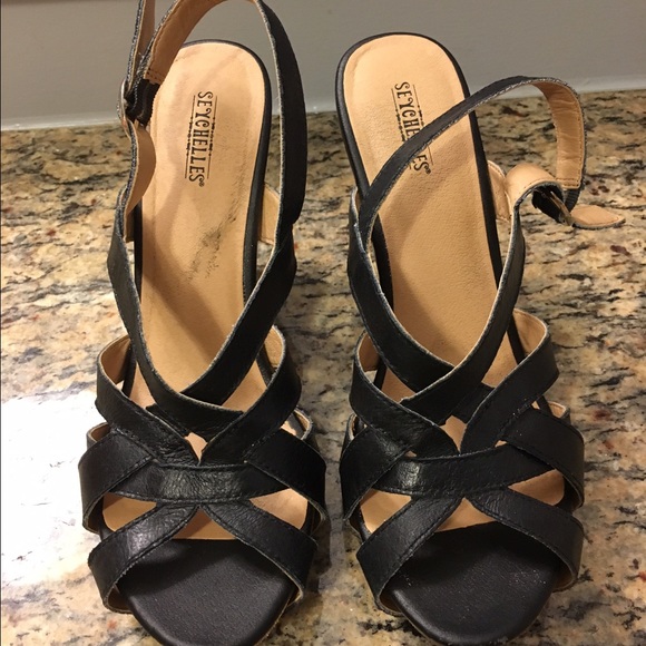 Seychelles Black Wedges