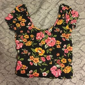 Floral scoop neck crop top with cut-out in back