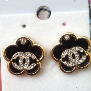 ChAnel earings