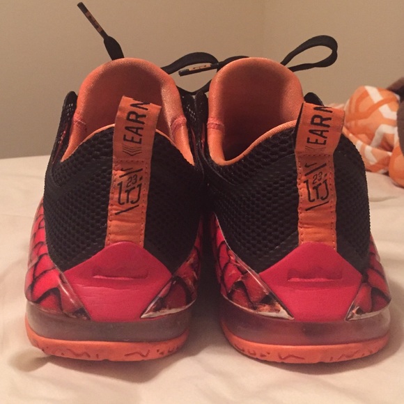Nike LeBron 12 Low GS "Snakeskin" - Picture 2 of 3