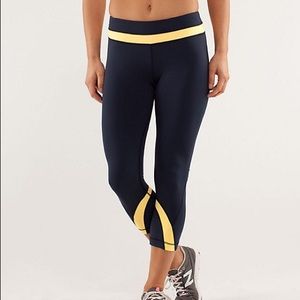 Lululemon run inspire crop inkwell / lemon Sz 2