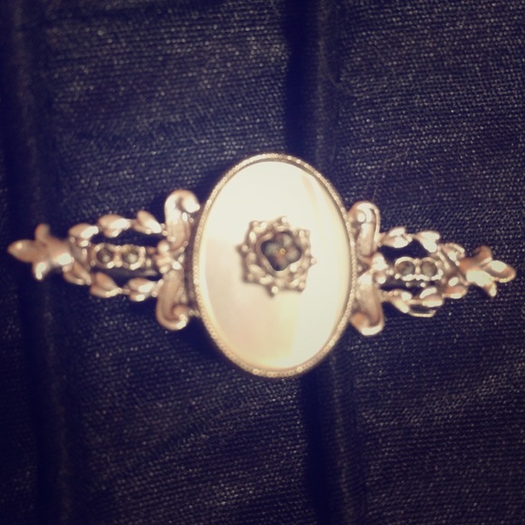 Vintage faux mother-of-pearl brooch