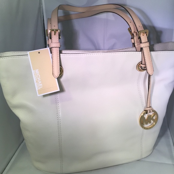 *REDUCED PRICE* -NWT Michael Kors JET SET TOTE