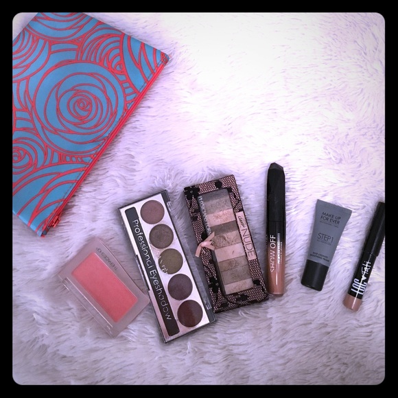 Makeup bundle set