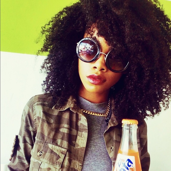 Meet your Posher, Tunisha - Picture 3 of 4