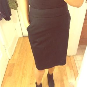 Elie Tahari sz8 knee length black skirt