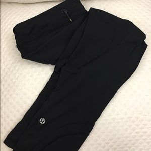 LULULEMON black crop legging