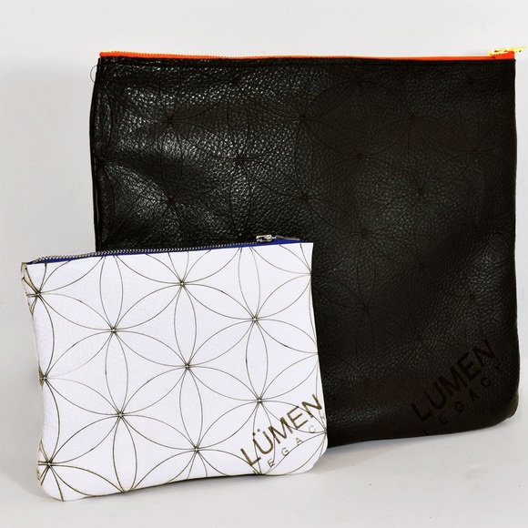 The Life Essentials Bag in size: Oversized.