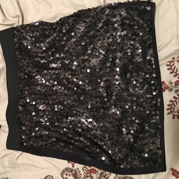 Tight black sequined mini skirt(bongo)❤️