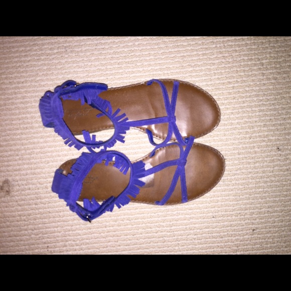 American eagle sandals with fringe