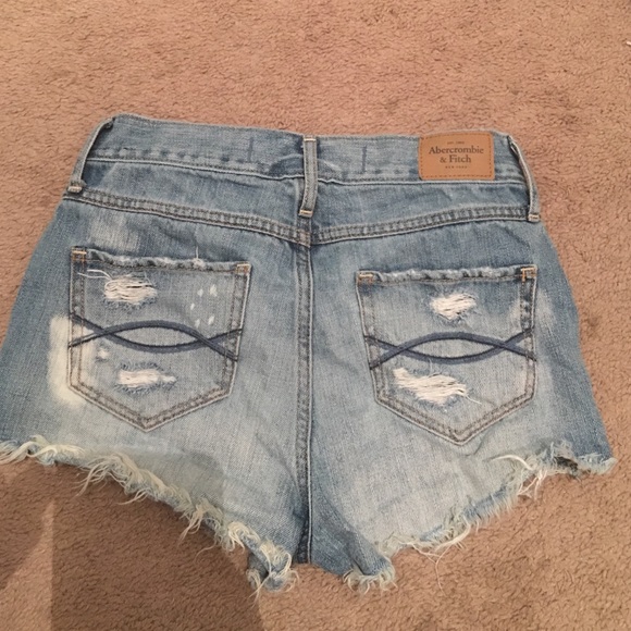Abercrombie & Fitch high rise shorts - Picture 2 of 3