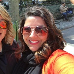 Meet your Posher, Dawne