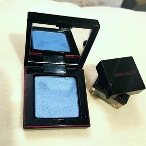 VS Very Sexy eyeshadow & shimmer