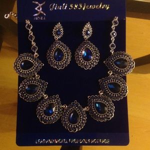Necklace and earring set