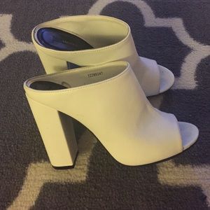 🌴CHIC WHITE MULES🌴