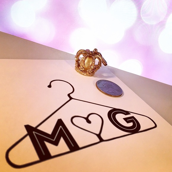 🔴Sold in bundle| Juicy couture crown charm - Picture 3 of 4