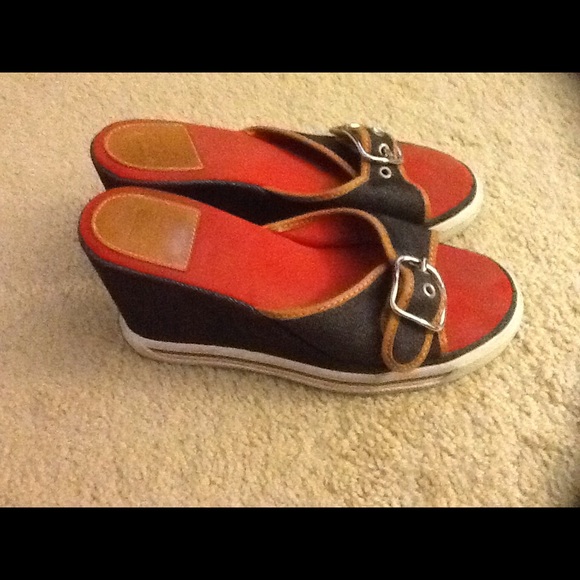 Shoes - Picture 2 of 4
