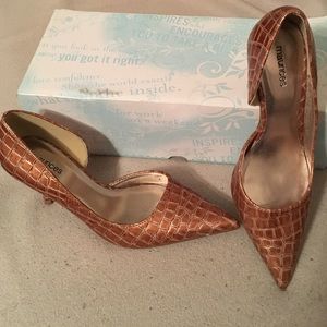 Darling croco low pump