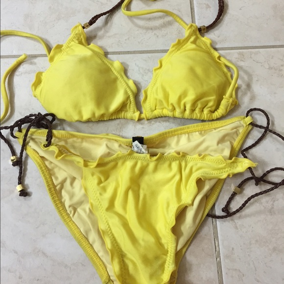 Vix yellow with tan accent ties