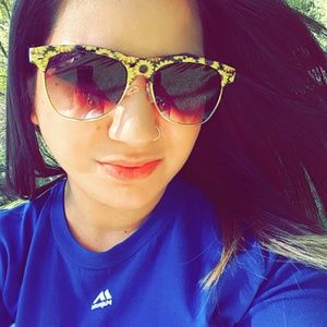 Meet your Posher, Surina