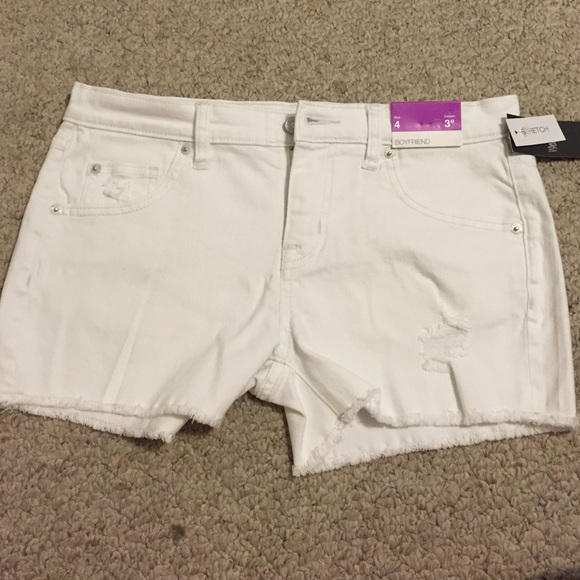 White boyfriend Jean shorts