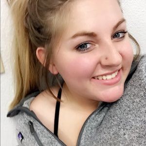 Meet your Posher, Tabitha