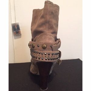 Shoes - ❌ SOLD - Suede Boots w Buckles/Studs Shoes - ❌ SOLD - Suede Boots w Buckles/Studs