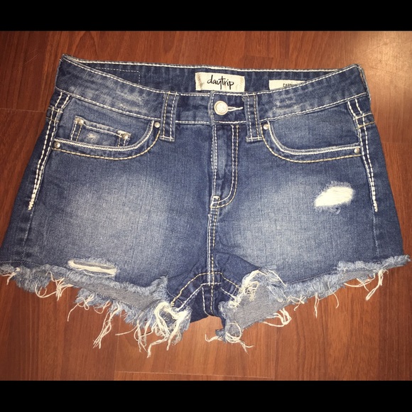 BKE Capricorn High-Waisted Shorts