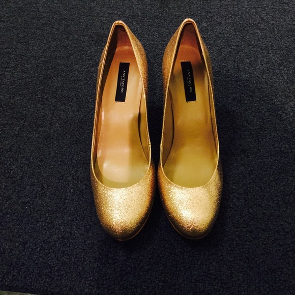 Ann Taylor Gold Glitter Pumps! Like New w/box 9