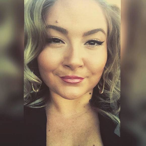 Meet your Posher, Viktoria - Picture 1 of 1