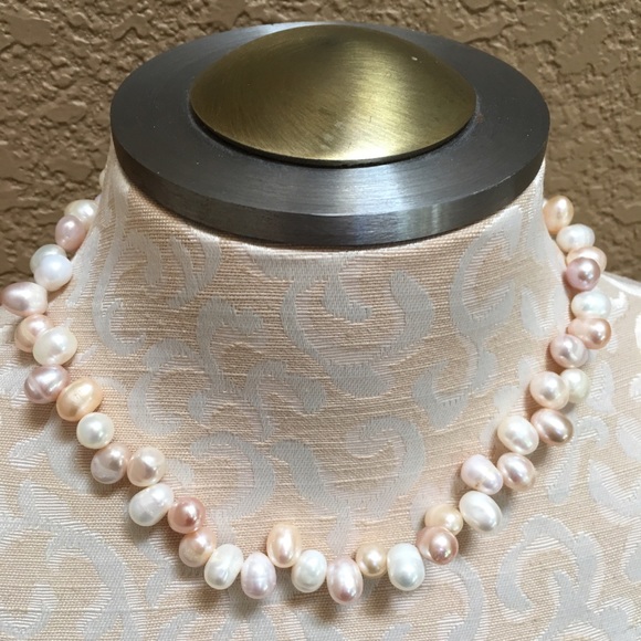 Jewelry - Pearl Necklace