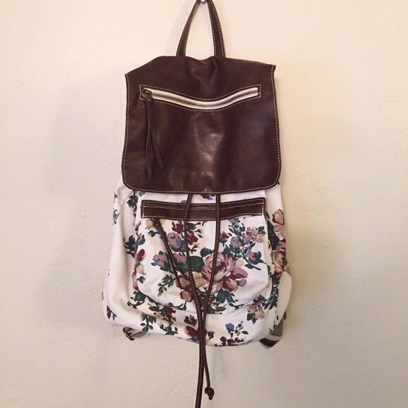 Brandy Melville Handbags - Brandy Melville backpack