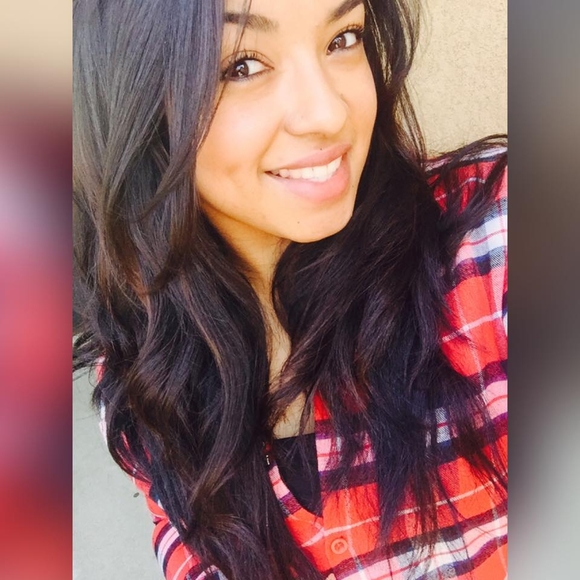 Meet your Posher, Stephanie - Picture 1 of 1