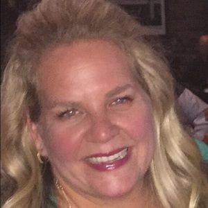 Meet your Posher, Whitney