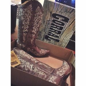 Corral embroidered cowboy boots