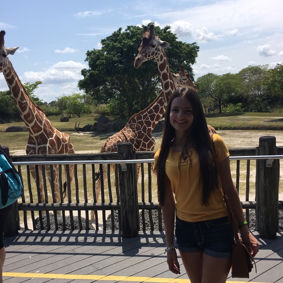 Meet your Posher, Ashley