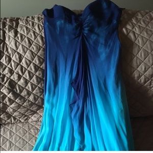 CACHE DRESS ON SALE IM GOOD CONDITION