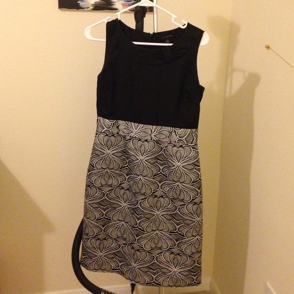 Black And white Banana Republic dress