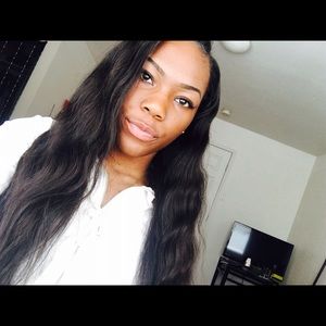 Meet your Posher, Mia