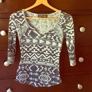 BOHEMIAN mid-sleeve tee 👌🏻🕶🐘