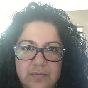 Meet your Posher, Roxanne