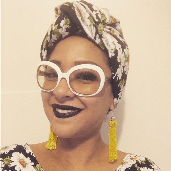 Meet your Posher, Dira - Picture 2 of 3